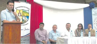  ?? ?? José “Pakova’i” Ledesma (izq.) en un acto a las 10:00 del 24/11/23 en Guayaybí.