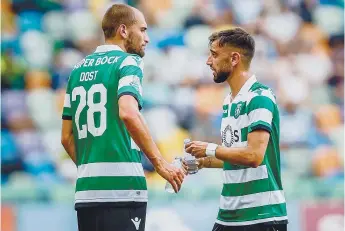  ??  ?? Bas Dost foi baixa no dérbi da Luz enquanto Bruno Fernandes saiu de lá lesionado