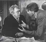  ??  ?? Thomas Mitchell and Jimmy Stewart in the holiday feelgood movie “It’s a Wonderful Life.”