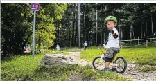  ??  ?? Sport und Natur: Voll im Trend lagen die Wexl-Trails am Wechsel