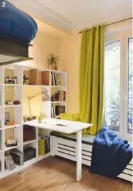  ??  ?? 2
1 et 2. Réalisé en MDF, le plateau du bureau articulé se déploie et repose sur son pied pivotant, révélant un espace de rangement qui lui est consacré. Sa hauteur est déterminée pour s’adapter à celle de la banquette.