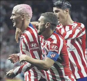  ?? Foto: EFE ?? Los jugadores del Atlético de Madrid celebran uno de los goles ante el Cádiz.