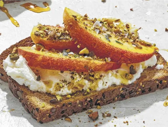  ?? Tom Mccorkle / For the Washington Post ?? Ricotta Toast With Peaches and Pistachios