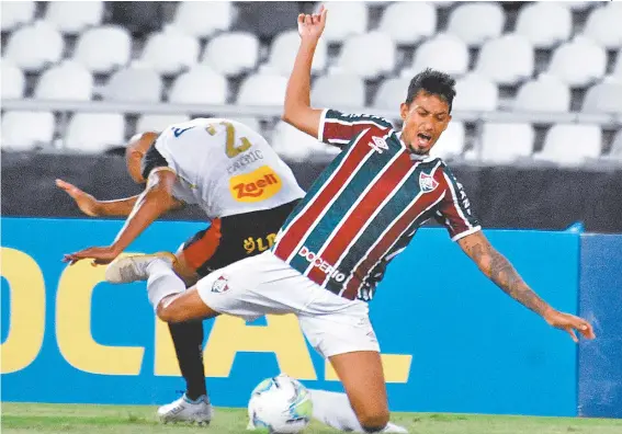  ?? MAILSON SANTANA / FLUMINENSE FC / DIVULGAçãO ?? O tricolor Lucca cai numa disputa de bola: o atacante aproveitou a única oportunida­de que teve e marcou o gol da vitória, no Niltão