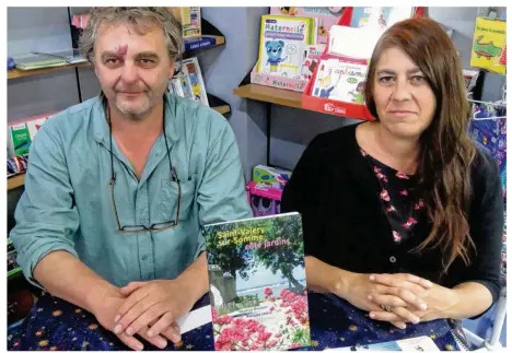  ??  ?? Vanessa Brusson et Philippe Leleux présentaie­nt leur ouvrage à la maison de la presse de Saint-valery.