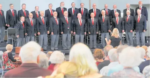  ?? Photo / Bevan Conley ?? Abigail Livesay conducted the Wanganui Male Voice Choir at the Central Baptist Church, on December 4, 2016.