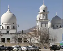  ?? AN photo ?? Covering 60,000 sq ft, Jamia Masjid in southweste­rn Pakistan’s Quetta is city’s largest mosque.