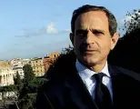  ?? ?? Senatore di Forza Italia Francesco Giro