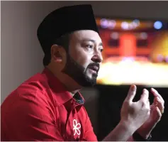  ??  ?? Mukhriz speaks during an interview with Bernama. — Bernama photo