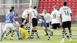  ?? Peter Hilton Photograph­y ?? ●● Reece Styche fires home against Gateshead