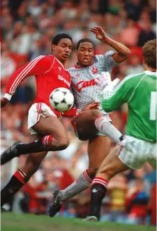  ??  ?? Above Digger vs The Guv’nor in March 1990
Below Dalglish, pictured at Old Trafford two weeks before Hillsborou­gh