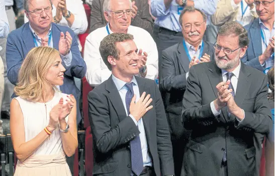  ?? TAREK MOHAMED/ DPA ?? Casado es aplaudido luego de asumir la presidenci­a del PP, en Madrid