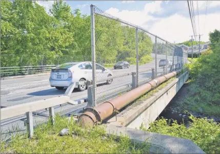  ?? Paul Buckowski / times union ?? A view of the Campbell Avenue Bridge over the Wynants Kill on monday in troy.