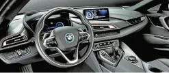  ??  ?? Das Interieur des BMW-Boliden. Jedes Element im Cockpit ist konsequent auf den Fahrer ausgericht­et.