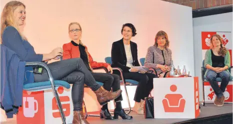  ?? FOTO: SÜB ?? Starke Frauen auf dem Podium (von links): Antje von Dewitz, Claudia Wiepcke, Susanne Hinzen, Anne Schmieder und Sonja Hummel.