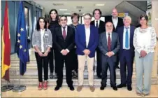  ??  ?? JURADO DE DIEZ EXPERTOS. De izquierda a derecha: Isabel Fernández (COE), Laura Martínez (SER), Miguel Carballeda (CPE), María Escario (RTVE), Mariano Soriano (director de Deportes del CSD y presidente del jurado), Julián Redondo (AEPD), Alfredo Relaño (As), Luis Villarejo (EFE), Jesús Huerta (SELAE) y Ana R. Domínguez (CSD).