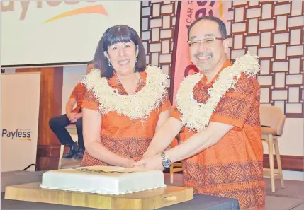  ?? Picture: REINAL CHAND ?? Avis Pacific Director of Network Developmen­t and Franchise Relations Ann Dawson (left) with Toyota Tsusho South Pacific Holdings Managing Director Akira Shida cut a cake to celebrate the launch of Payless Car Rental at the Sheraton Fiji Golf and Beach Resort in Denarau Nadi.