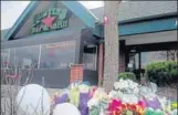  ?? NYT PHOTO ?? A makeshift memorial at Austins Bar and Grill in Olathe, Kansas on Friday.