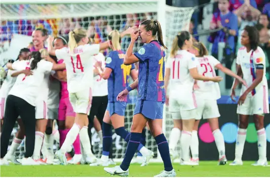  ?? EFE ?? Alegría de las jugadoras del Lyon y decepción en las azulgrana