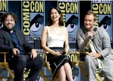  ??  ?? Dan Fogler, Katherine Waterston and Jude Law share a joke