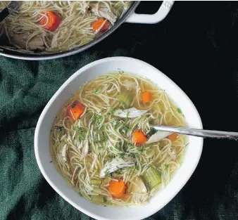  ?? PHOTOS: DEB PERELMAN ?? Food blogger Deb Perelman’s chicken noodle soup is just like Grandma used to make.