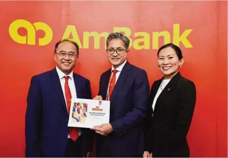  ??  ?? Improved performanc­e: (from left) AmBank group CFO Jamie Ling, Sulaiman and group finance business performanc­e &amp; investor relations head Chelsea Cheng at the press conference.