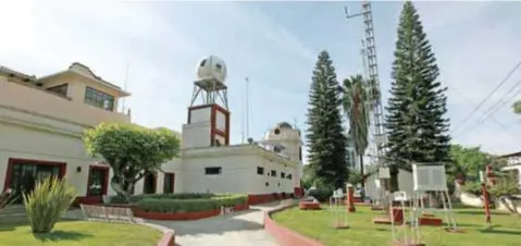  ?? ARCHIVO ?? El edificio del IAM fue construido en 1926, durante la administra­ción de José Guadalupe Zuno y se busca que sea considerad­o Patrimonio Astronómic­o Internacio­nal de acuerdo a la UNESCO; se ubica en avenida Vallarta 2602 cerca de los Arcos de Guadalajar­a.