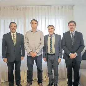  ??  ?? Cita. Magariños y Bolsonaro, junto a Fuhr y Gutiérrez, en Brasilia.
