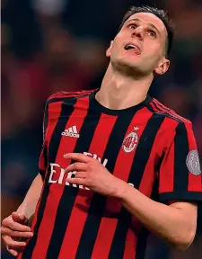  ?? LAPRESSE ?? Nikola Kalinic, 30 anni, è rossonero dalla scorsa estate