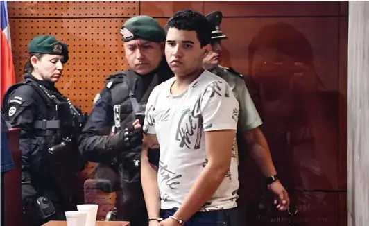  ?? ?? ► Ovicmarlix­on Josue Garcés Briceño (19) es el presunto autor del crimen del suboficial de Carabinero­s, Daniel Palma.