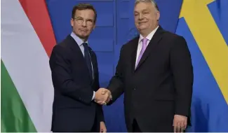  ?? ?? Ungarn und Schweden haben ein Verteidigu­ngsabkomme­n unterzeich­net.