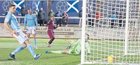  ?? Graham Black. ?? Bobby Linn races away after scoring Arbroath’s second goal of a thrilling Station Park derby.