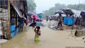  ??  ?? The makeshift accommodat­ion cannot withstand the heavy rains, floods and landslides