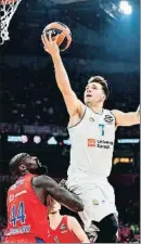  ?? ANDREJ ISAKOVIC / AFP ?? Doncic, anoche