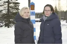  ?? — AFP photo ?? Finnish Interior Minister Mari Rantanen (left) and Swedish Minister for Migration Maria Malmer Stenergard visit the Pelkola border check point in Imatra, Finland.