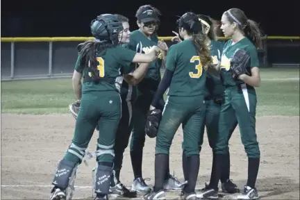  ?? KARINA LOPEZ PHOTO ?? The Holtville High softball team competes at an away game at Calipatria High.