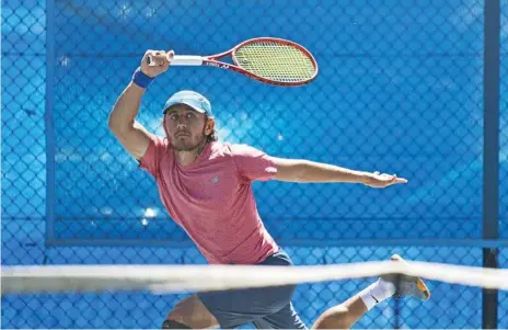  ??  ?? BIG RETURN: Jordan Marshall of Australia hits a forehand return against fellow Australian Moerani Bouzige during qualifying play yesterday for the 2019 Hooper Accountant­s Toowoomba Internatio­nal at Toowoomba Regional Tennis Centre - USQ.
Photo: Kevin Farmer