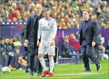  ?? REUTERS PHOTO ?? Belgian forward Eden Hazard (centre) has struggled with injuries in his first season with Real Madrid.