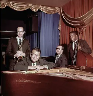  ??  ?? Time changes: (far left) Dave Brubeck in New York in 2009; (left) the classic Quartet of (left to right) Paul Desmond, Brubeck, Joe Morello and Eugene Wright in 1959; (below) stride pianist Willie ‘The Lion’ Smith