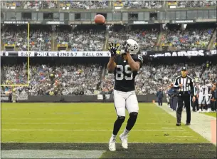  ?? JOSE CARLOS FAJARDO — STAFF ARCHIVES ?? Raiders wide receiver Amari Cooper, who caught a touchdown pass Nov. 26 in a game against Denver in which he also injured an ankle and suffered a concussion, could play Sunday in Kansas City if he gets medical clearance.