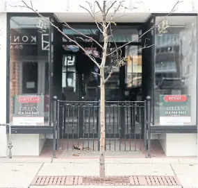  ?? RICHARD LAUTENS TORONTO STAR FILE PHOTO ?? Retail spaces are opening up again after COVID forced many bricks-andmortar locations to close.