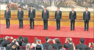  ?? AP ?? POLITBURO. El núcleo del poder chino. En el centro, el presidente Xi Jinping.