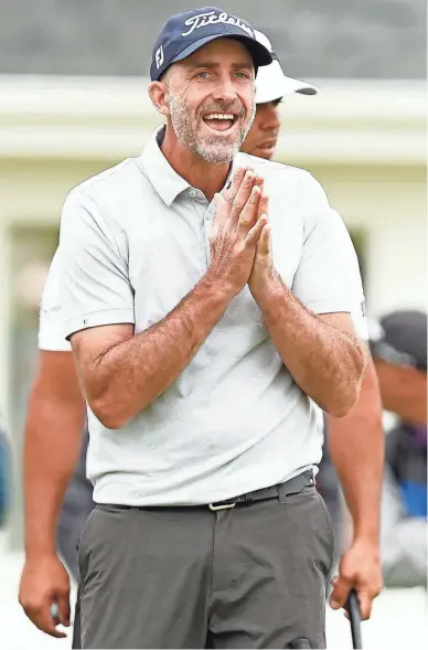  ?? DARRIAN TRAYNOR/GETTY IMAGES ?? Geoff Ogilvy reacts after missing a putt on the ninth hole during the ISPS HANDA Australian Open.