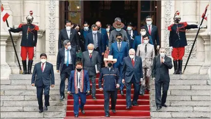  ?? ?? CRISIS. El presidente Pedro Castillo anunció el nuevo gabinete; en un mensaje por TV pidió unidad a los partidos políticos. de Perú.