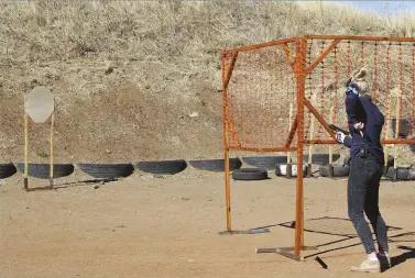  ??  ?? Using barricades to simulate walls. Reload is done from behind cover.