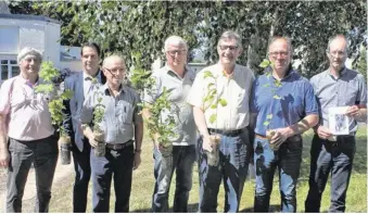  ??  ?? Les responsabl­es de l’opération 4 000 Plants proposent de planter 4 000 arbres cet hiver