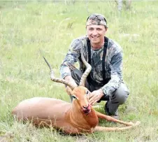  ??  ?? Michel Bouchard a tué un impala en Afrique du Sud.