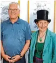  ?? Foto: Manfred Reichenbac­h ?? Renata Baumgärtne­r (rechts) begrüßte Anton Oberfrank in ihrem „Salon auf Zeit“.