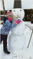  ??  ?? Magdalena hat ihrem Schneemann den Namen Lilo gegeben.