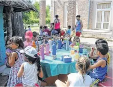 ?? ?? En enero tomaron parte más de 400 niños. Realizaron actividade­s en el predio de Rodríguez al 5.300.